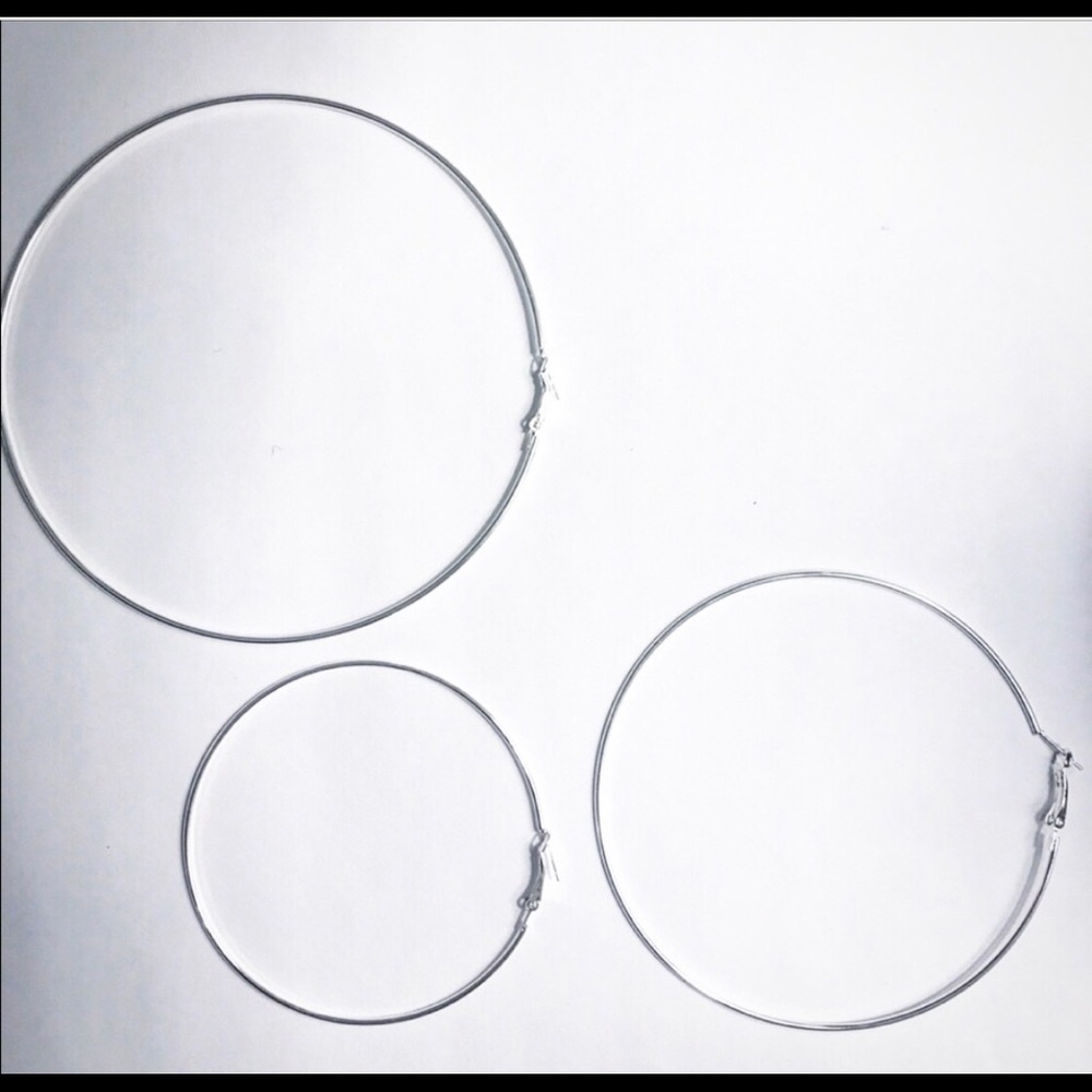 set of 3 Hoop Earrings - Picture 3 of 3